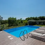Chic By Πανσιόν 4*