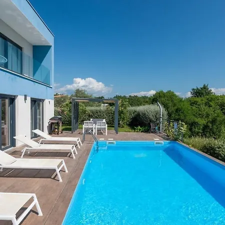 Chic By 4* Valizza